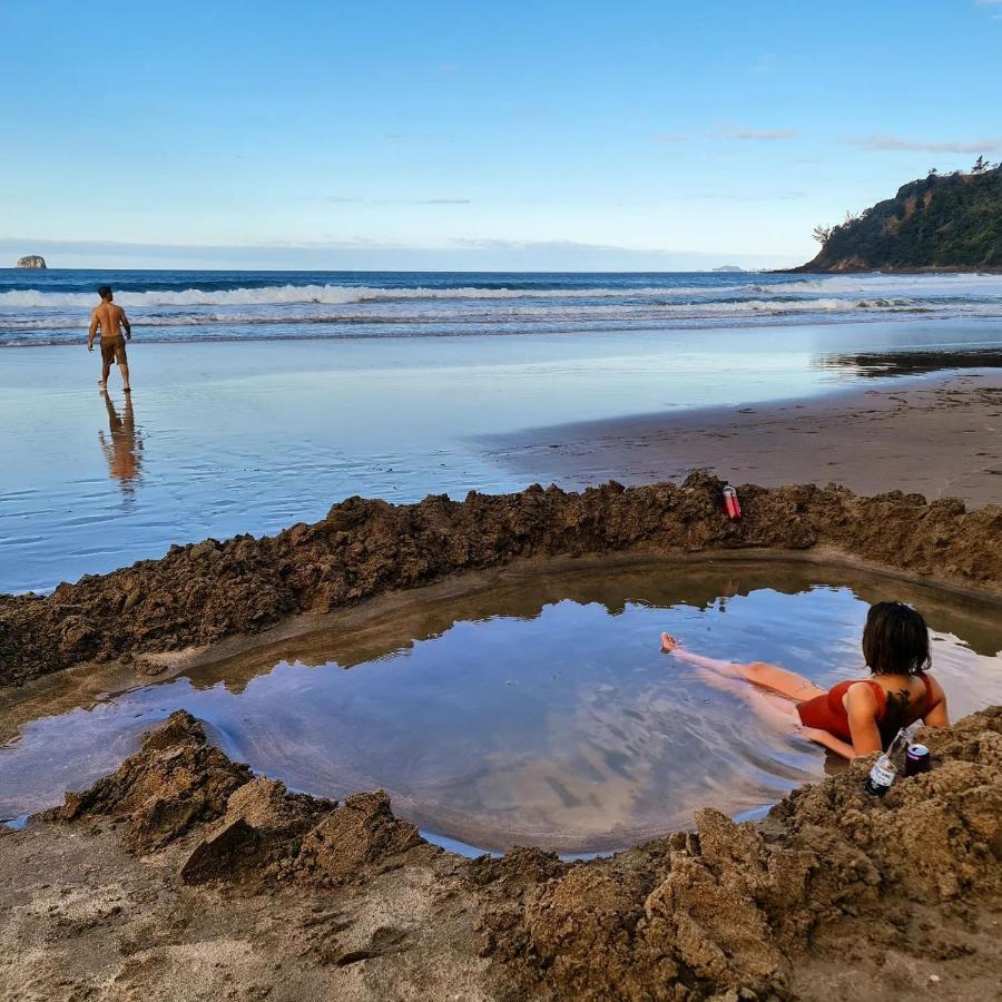 Adventurer'S Chest - Pohutukawa Hotell Hotwater Beach Exteriör bild